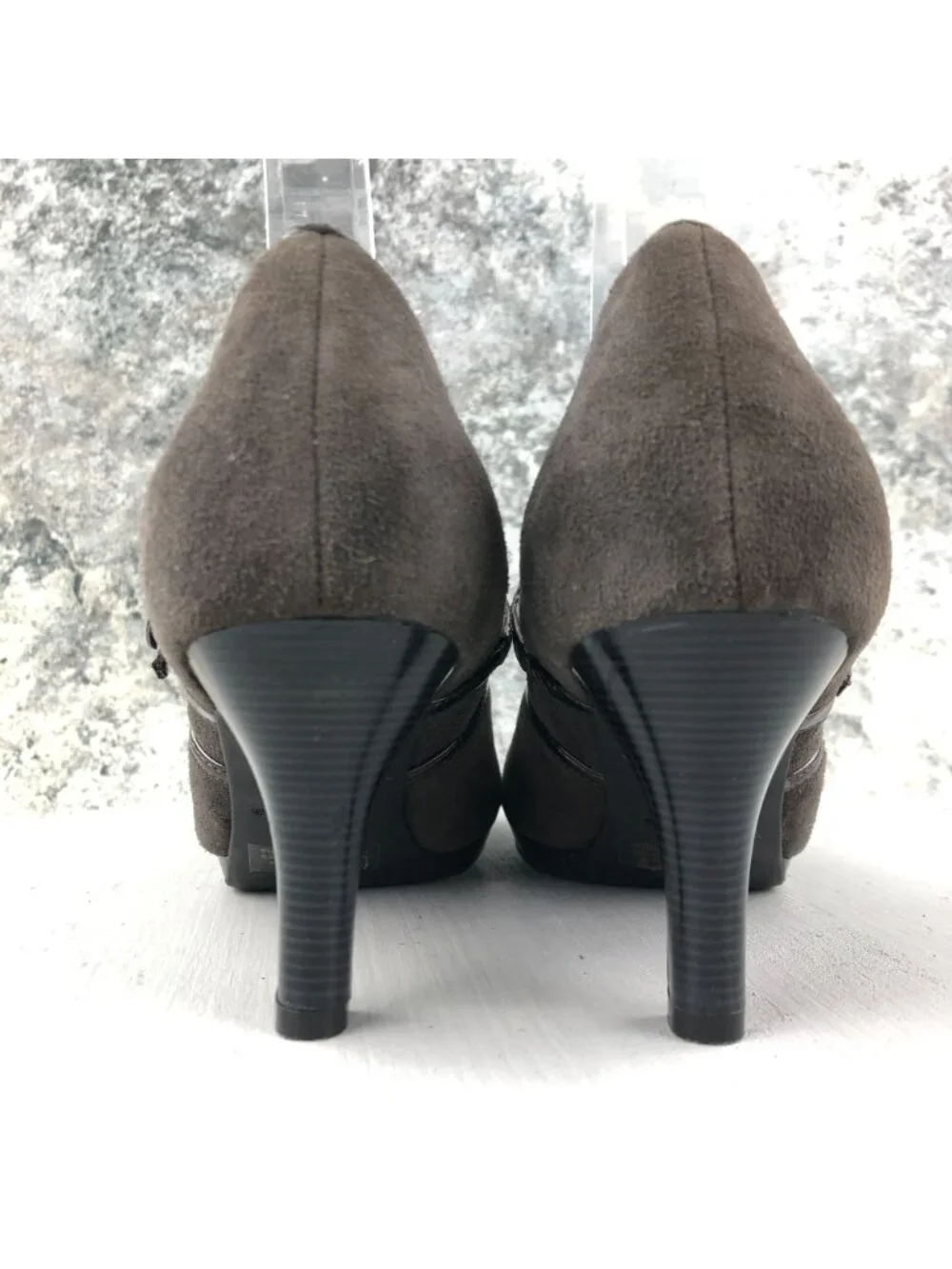 Clarks Women's Size 7.5M Artisan Brown Suede Leather High Heel Mary Jane Pumps